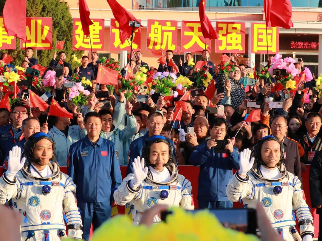 神十七乘组，领命出征！
